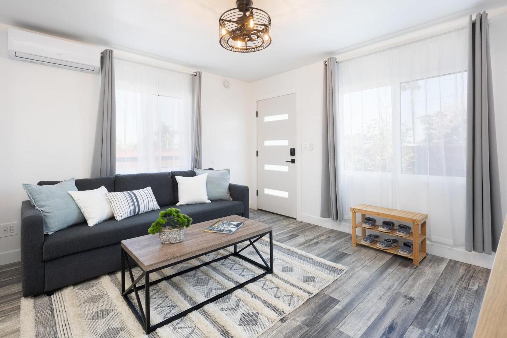 3 Bed House With Fire Pit Table And Bbq - Downtown * San Diego